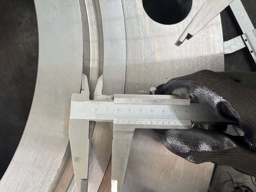 Groove width measurement